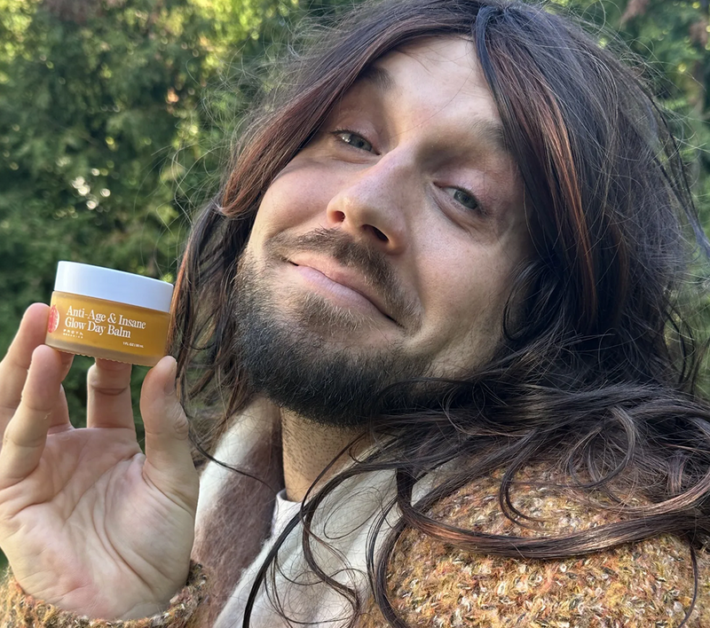 Dr Becky Campbell with Frøya Organics products