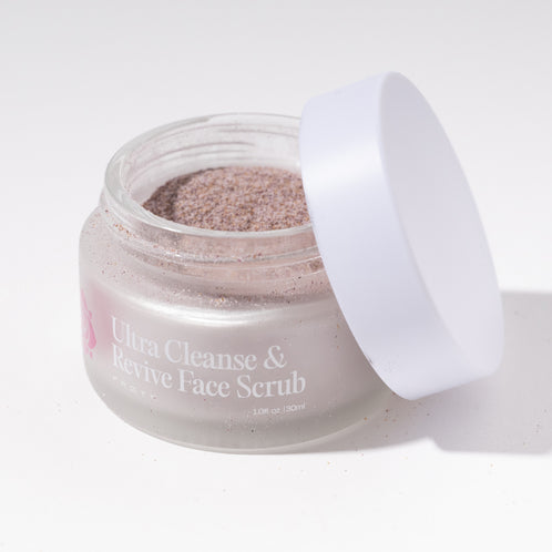 Exfoliante Facial Ultra Limpieza y Revitalización Frøya Organics en frasco de vidrio con tapa – vista frontal del exfoliante facial orgánico